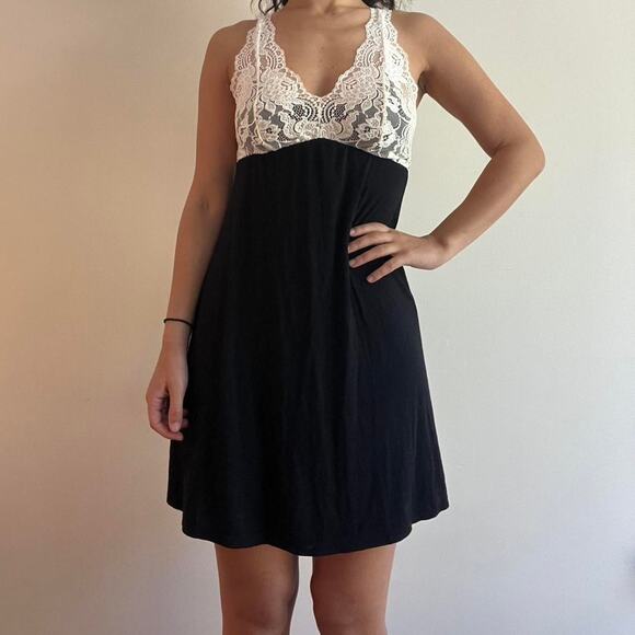 B/w slip dress stretch size medium - Picture 4 of 6